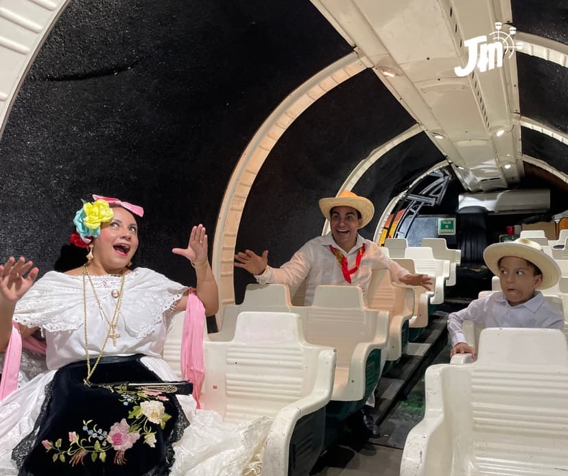 Juego mecánico Astroliner en operación