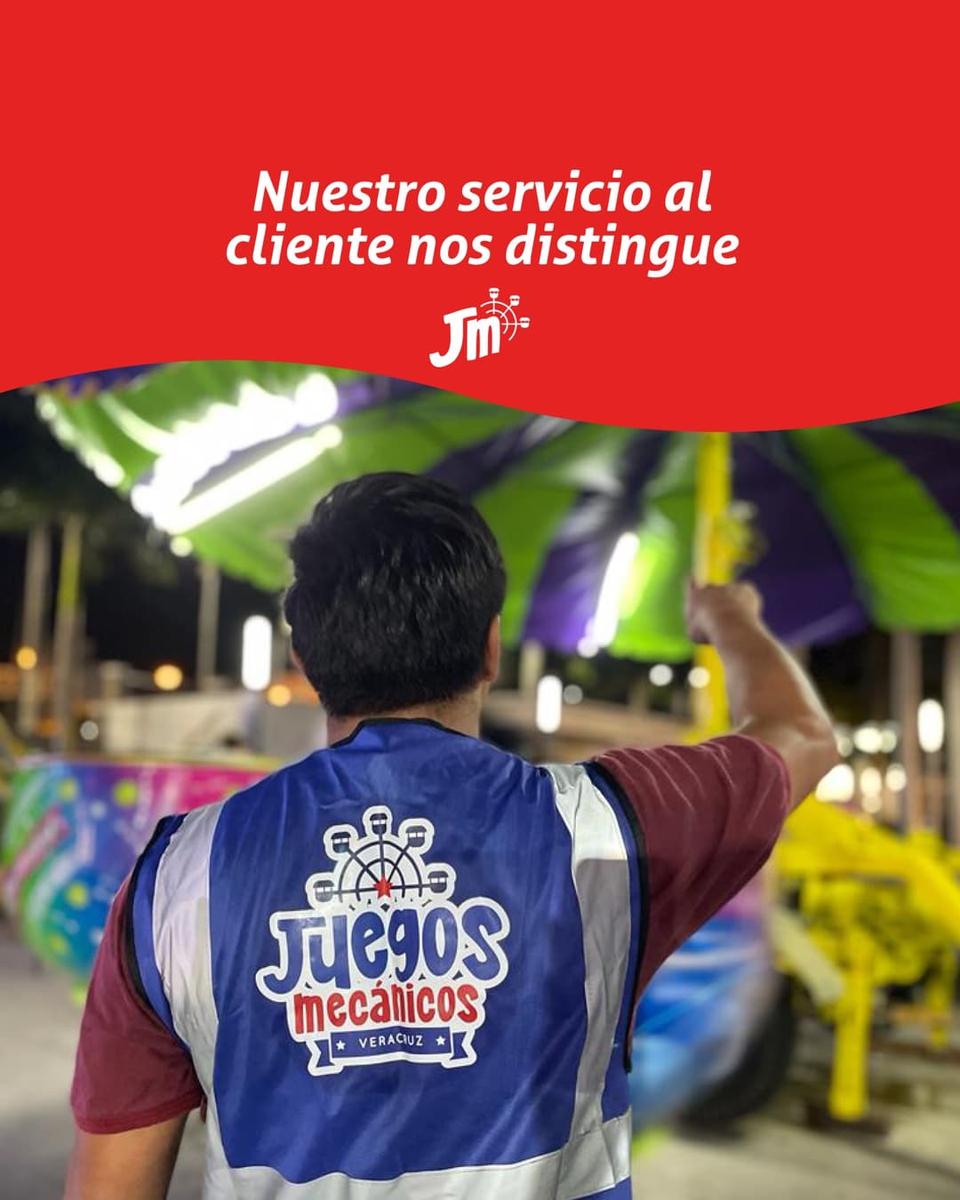 Operador de seguridad certificado supervisando juegos mecánicos - Garantía de seguridad en Juegos Mecánicos Veracruz